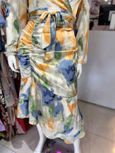 Cargar imagen en el visor de la galería, Vestido drapeado estampado
