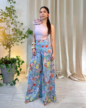 Cargar imagen en el visor de la galería, Pantalón estampado floral azul
