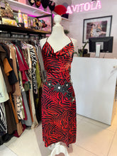 Cargar imagen en el visor de la galería, Set top &amp; falda midi satén rojo
