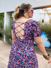 Cargar imagen en el visor de la galería, Vestido floral escote en espalda
