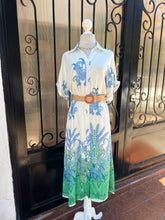 Cargar imagen en el visor de la galería, Vestido blanco estampado azul verde
