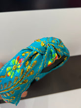 Cargar imagen en el visor de la galería, Diadema azul floral
