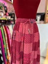 Cargar imagen en el visor de la galería, Falda midi hindú
