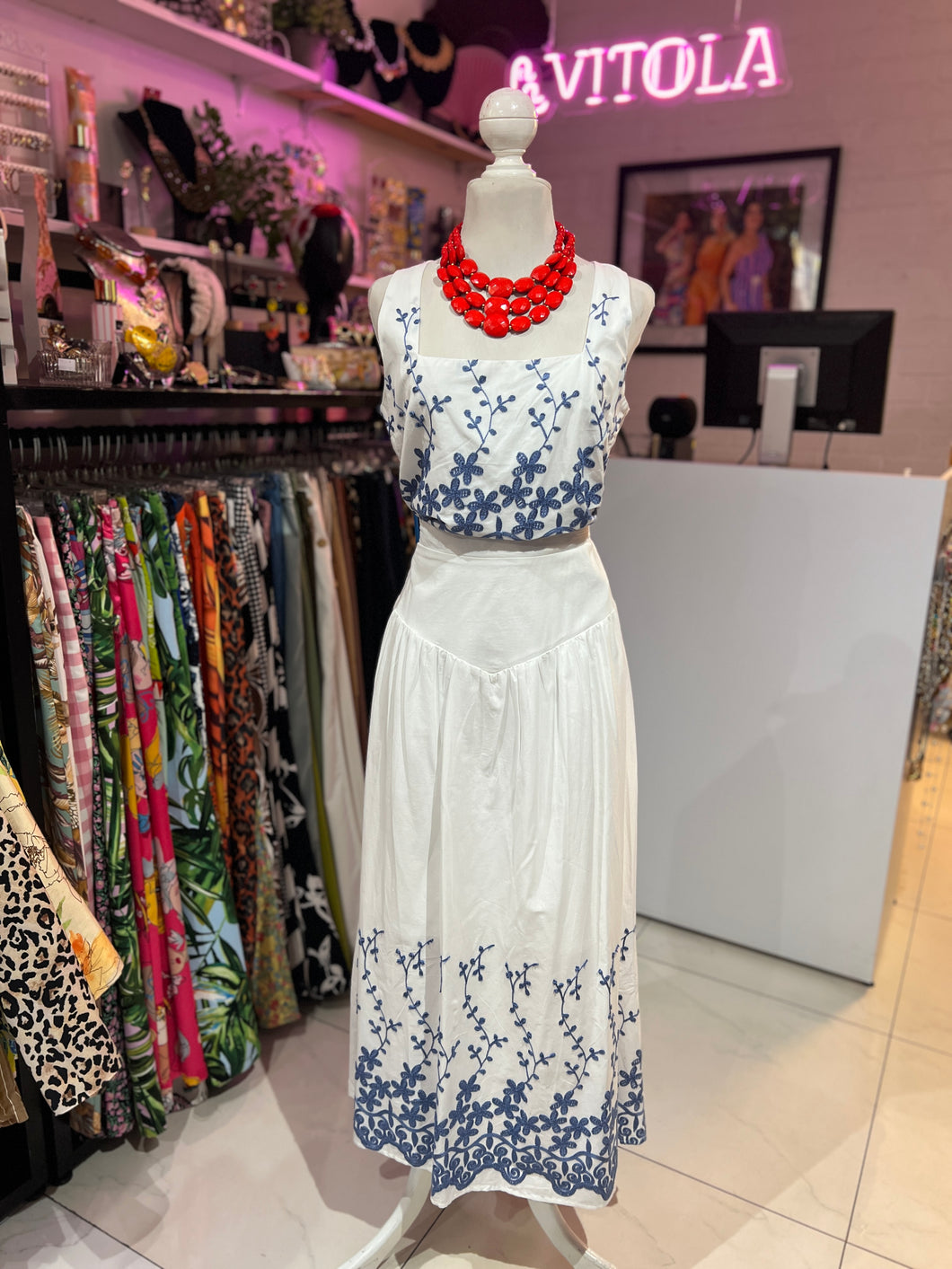 Set blusa & falda bordada