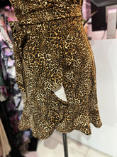 Cargar imagen en el visor de la galería, Vestido leopardo envolvente
