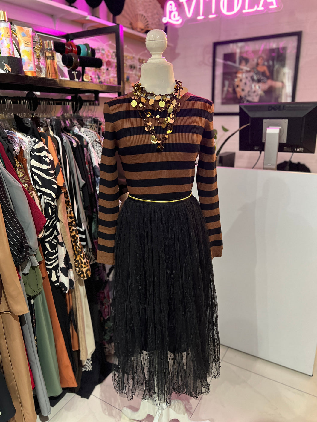 Falda tul negro con dorado