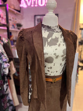 Cargar imagen en el visor de la galería, Set blazer &amp; falda gamuza chocolate
