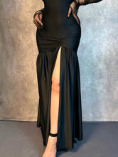 Cargar imagen en el visor de la galería, Maxi vestido negro straple
