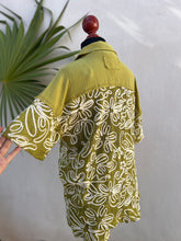 Cargar imagen en el visor de la galería, Set camisa &amp; short bordado verde
