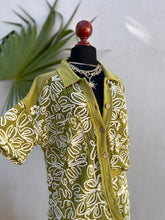 Cargar imagen en el visor de la galería, Set camisa &amp; short bordado verde
