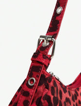 Cargar imagen en el visor de la galería, Bolso animal print rojo

