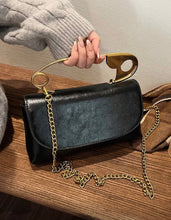 Cargar imagen en el visor de la galería, Bolso negro maxi broche
