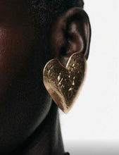 Cargar imagen en el visor de la galería, Aretes corazones XL

