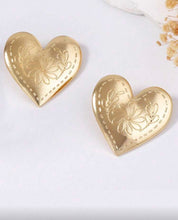 Cargar imagen en el visor de la galería, Aretes corazones XL
