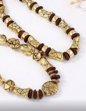 Cargar imagen en el visor de la galería, Collar doble dorado con negro
