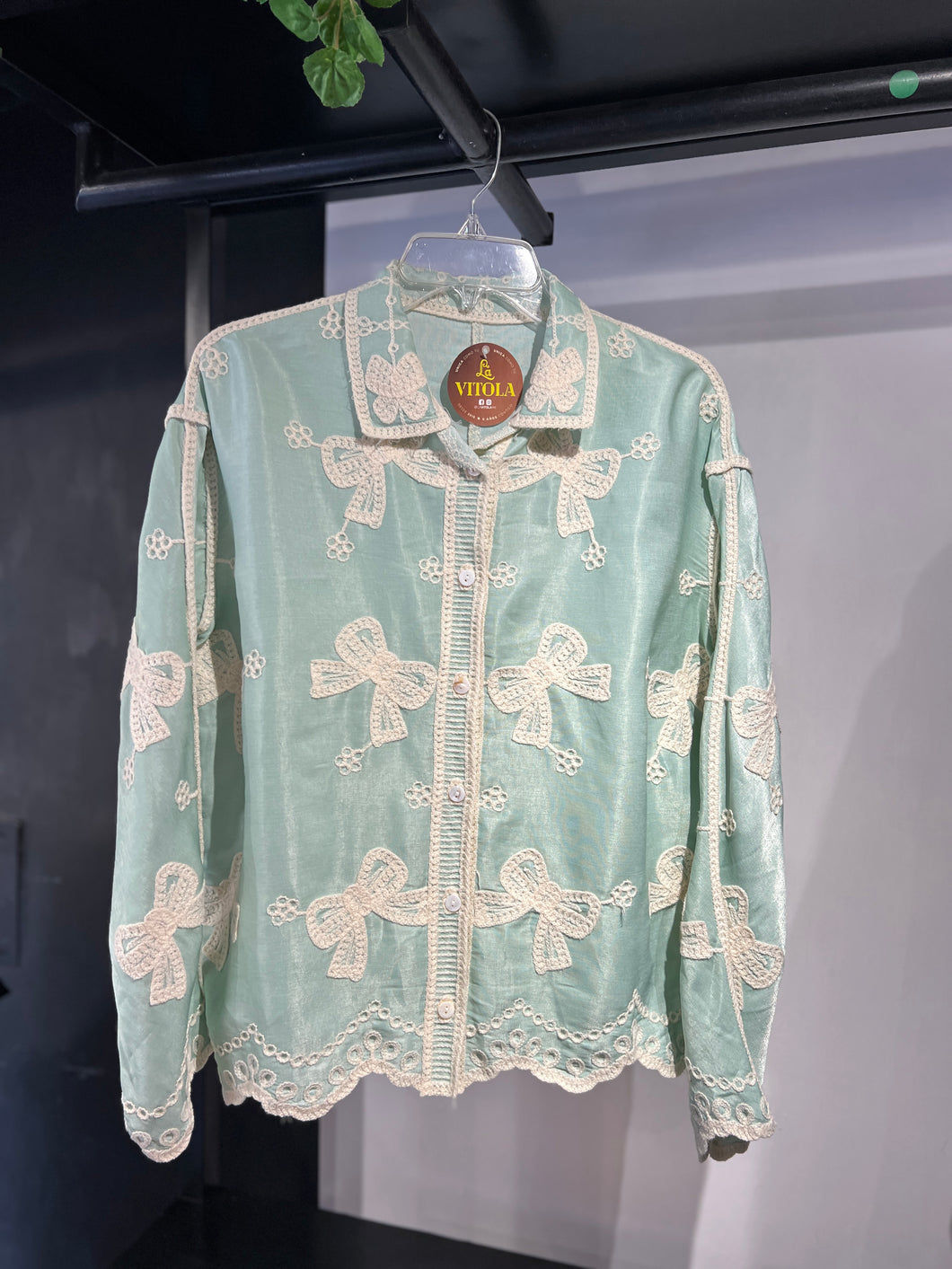 Camisa aqua bordado beige