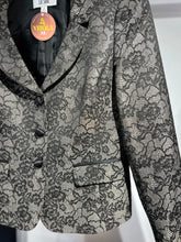 Cargar imagen en el visor de la galería, Blazer encaje negro gris
