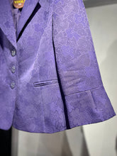 Cargar imagen en el visor de la galería, Blazer morado manga 3/4

