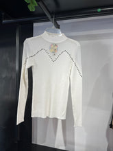 Cargar imagen en el visor de la galería, Blusa hilo blanca con transparencia
