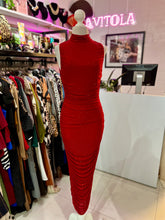 Cargar imagen en el visor de la galería, Vestido drapeado rojo con cristales
