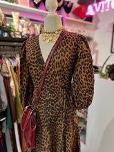 Cargar imagen en el visor de la galería, Vestido envolvente leopardo
