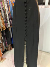 Cargar imagen en el visor de la galería, Vestido botones negro escote en espalda
