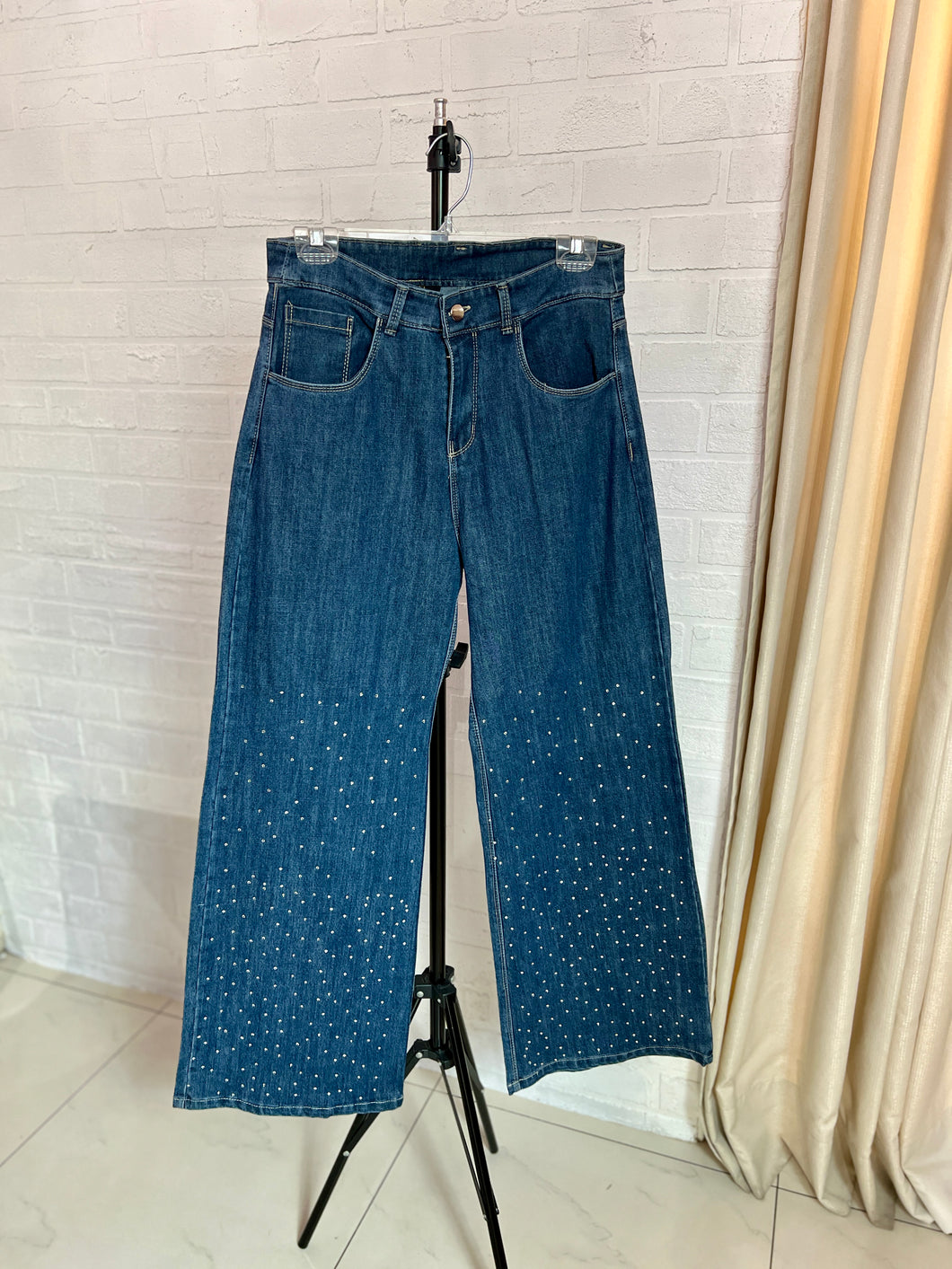 Pantalon denim con cristales
