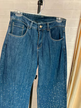 Cargar imagen en el visor de la galería, Pantalon denim con cristales
