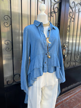 Cargar imagen en el visor de la galería, Camisa denim olanes cola

