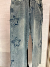 Cargar imagen en el visor de la galería, Pantalón denim estrellas
