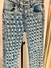 Cargar imagen en el visor de la galería, Pantalón denim deslavado
