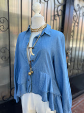 Cargar imagen en el visor de la galería, Camisa denim olanes cola
