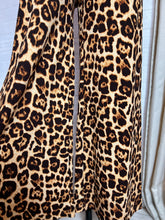 Cargar imagen en el visor de la galería, Pantalón animal print
