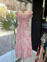 Cargar imagen en el visor de la galería, Vestido blanco estampado rosa
