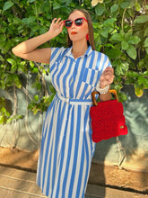 Cargar imagen en el visor de la galería, Vestido camisero rayas azul &amp; blanco
