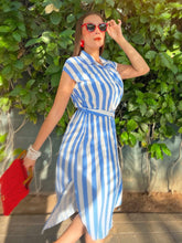 Cargar imagen en el visor de la galería, Vestido camisero rayas azul &amp; blanco
