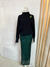 Cargar imagen en el visor de la galería, Falda lentejuela verde abertura
