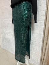 Cargar imagen en el visor de la galería, Falda lentejuela verde abertura

