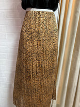 Cargar imagen en el visor de la galería, Falda midi leopardo

