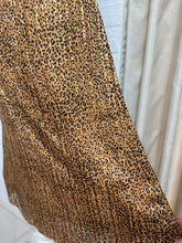 Cargar imagen en el visor de la galería, Falda midi leopardo
