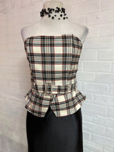 Cargar imagen en el visor de la galería, Blusa estraple a cuadros
