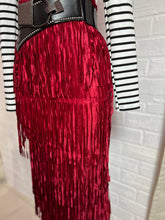 Cargar imagen en el visor de la galería, Falda flecos metálica roja
