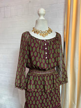 Cargar imagen en el visor de la galería, Set blusa &amp; falda estampada
