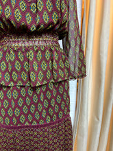 Cargar imagen en el visor de la galería, Set blusa &amp; falda estampada
