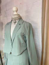 Cargar imagen en el visor de la galería, Set blazer &amp; falda tableada pistache

