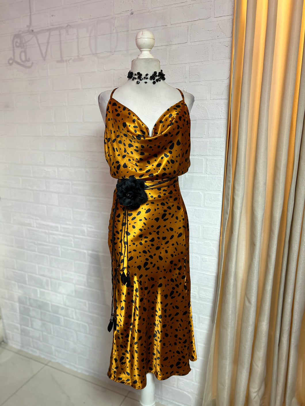 Set top & falda saten estmpado