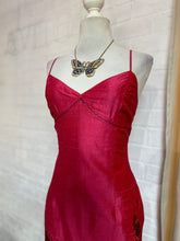 Cargar imagen en el visor de la galería, Vestido rojo tirantes
