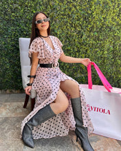 Cargar imagen en el visor de la galería, Maxi vestido rosa lunares negros
