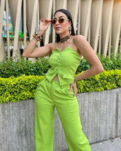 Cargar imagen en el visor de la galería, Set blusa straple &amp; pantalón lino verde
