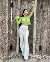 Cargar imagen en el visor de la galería, Blusa red con plumas
